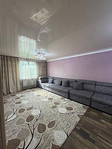 Продажа коттеджей и домов: 🏡 **СРОЧНО ПРОДАЁТСЯ УГЛОВОЙ ДОМ!** 📍 Бишкек, ж/м Ак-Босого\ 🌳 — 6