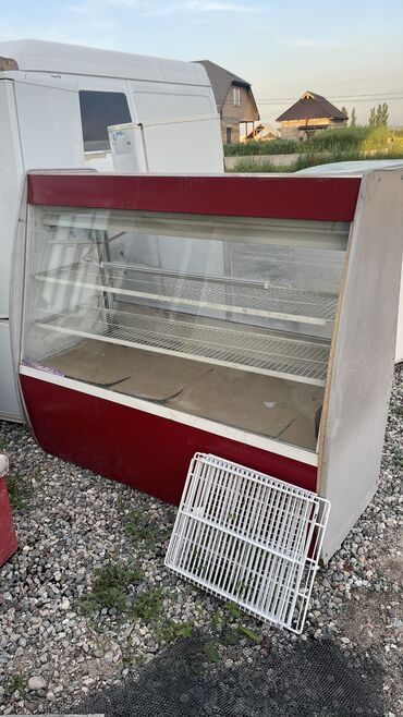 корпус холодильник: Продою витринный холодильник в рабочем состоянии цена 200$