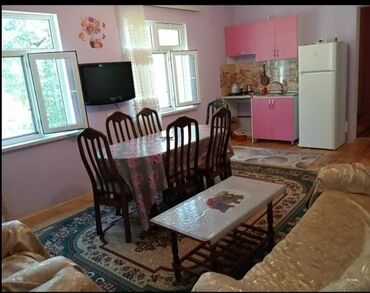 Günlük kirayə evlər: 100 kv. m, 3 otaqlı, İnternet, Telefon, Qaz — 13