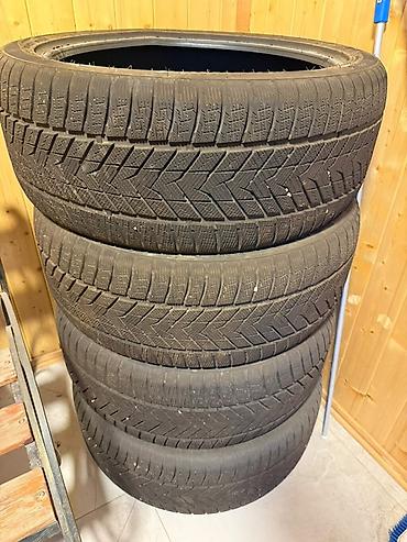 Комплект зимних шин (4 шт.) - Размер: 275/40 R22 - Индекс