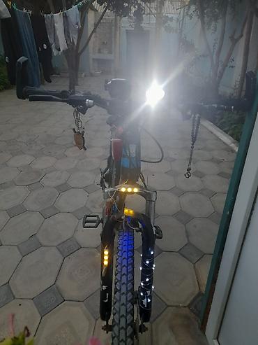 maşın velosiped: Velosiped – şəhər və gecə sürüşləri üçün tam işıqlandırma ilə - Güclü — 2