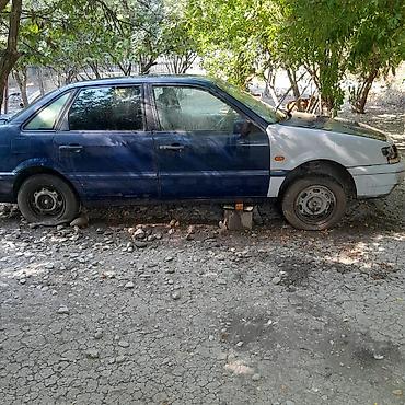 4 korpus kotan: Volkswagen Passat sedan - Kuzov: 4 qapılı sedan, tünd mavi rəng - — 6