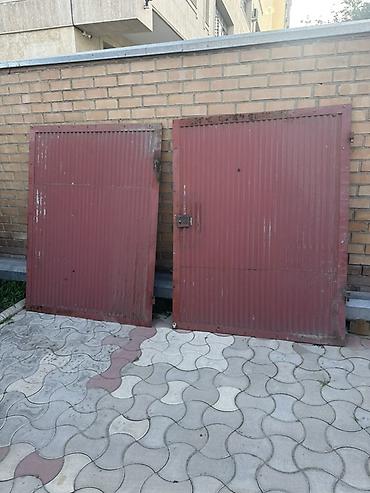 Металлические распашные ворота б/у - Материал: сталь, рифлёный лист - at lalafo.kg Металлические распашные ворота б/у - Материал: сталь, рифлёный лист -