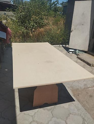 study table: Большой прямоугольный стол из ЛДСП. - длина 2 м - ширина 1 м - высота — 1