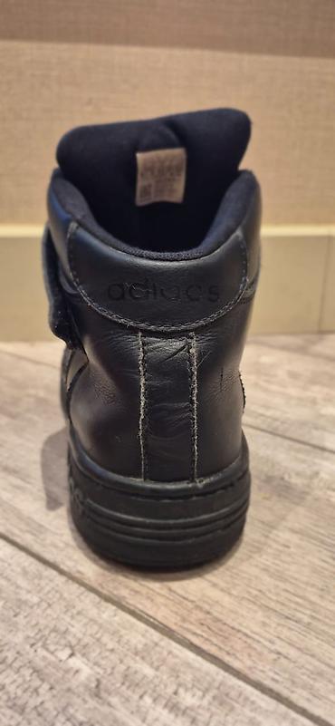 Botinkalar: Satılır: Adidas krossovkalar (42 ölçü) Yaxşı vəziyyətdədir, istifadə — 2