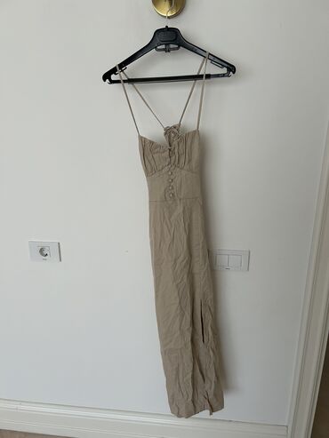 Dəstlər, kostyumlar: В связи с переездом в другую страну продам гардероб набором на размер — 14