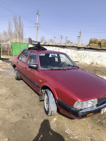 жугили авто: Mazda 626: 1989 г., 1.8 л, Механика, Бензин, Седан