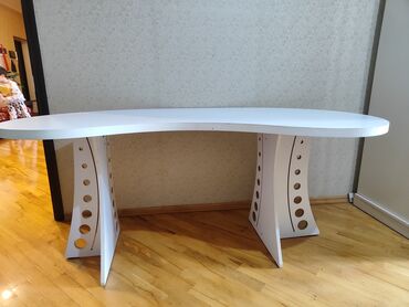 oval stol: İşlənmiş, Açılmayan, Oval masa