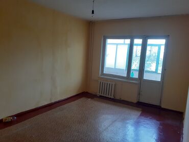 продажа квартир каракол: 1 бөлмө, 34 кв. м, 105-серия, 1 кабат, Эски ремонт