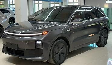 range rover evoque: Lixiang L6: 2025 г., 1.5 л, Автомат, Гибрид, Кроссовер — 2