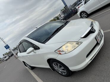 Honda: Honda Fit Aria: 2004 г., 1.5 л, Вариатор, Бензин, Седан