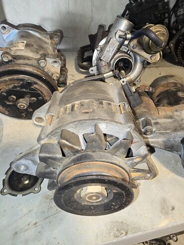 Motor üçün digər detallar: İsuzu ikinci əl ehtiyat hissələri. Mövcud detallar: - Külbütörlər və — 7