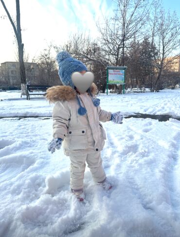 Верхняя одежда: Куртка и комбинезон 
Размер 100см на 2-3годика
 
В отличном состоянии