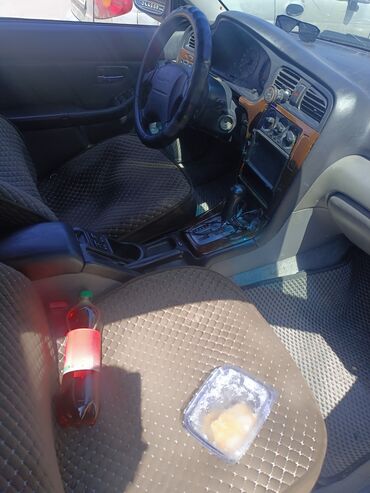 Subaru: Subaru Outback: 2000 г., 2.5 л, Автомат, Бензин, Универсал