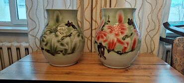 фарфоровую вазу: Продается фарфоровые Китайские вазы отличного качества! Продаем