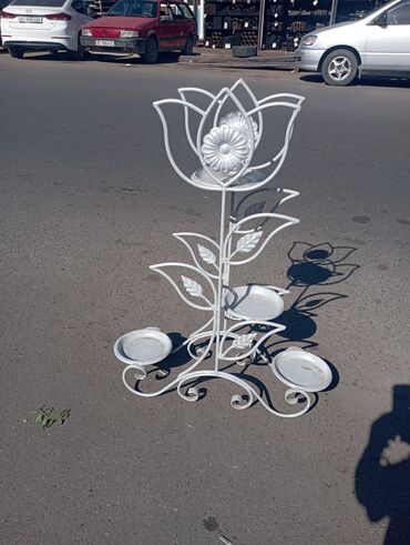 Откатные ворота: Элегантные кованые ворота черного цвета с изящными золотистыми — 9