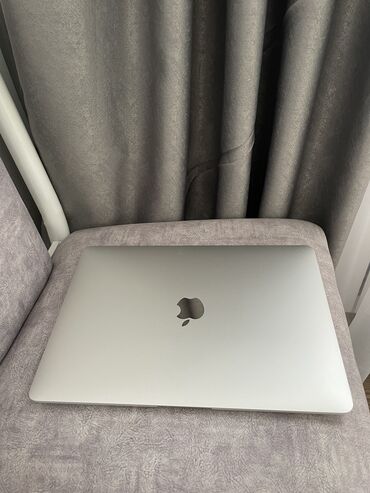 планшети: Ноутбук, Apple, 8 ГБ ОЗУ, Apple M1, Для несложных задач