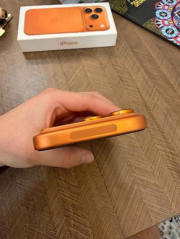 Apple iPhone: IPhone 17 Pro, Б/у, 256 ГБ, Оранжевый, Защитное стекло, Чехол, Коробка, 100 % — 2