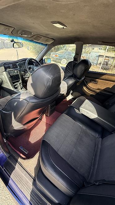 лиса на колесах: Subaru Legacy: 2000 г., Седан — 7