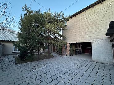 Продажа полдома: Срочно! Продаю участок 4 сот с полудомом Ул. Сухмлинова /Бакаева at lalafo.kg — 2 Продажа полдома: Срочно! Продаю участок 4 сот с полудомом Ул. Сухмлинова /Бакаева — 2