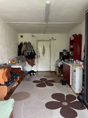 срочно продаю дом барачного типа: 1 комната, 18 м², Общежитие и гостиничного типа, 4 этаж, Косметический ремонт