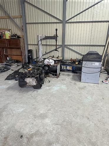 Двигатели, моторы и ГБЦ: Запчасть на мерседес w124 102 двигатель . Коленвал помпа, блок — 2