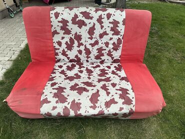 купить диван раскладной недорого: Цвет - Красный, Б/у