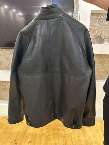 Kurtkalar: Lacoste kişi dəri gödəkçə - Brend: Lacoste - Ölçü: 56 (etiketdə 56/7 — 9