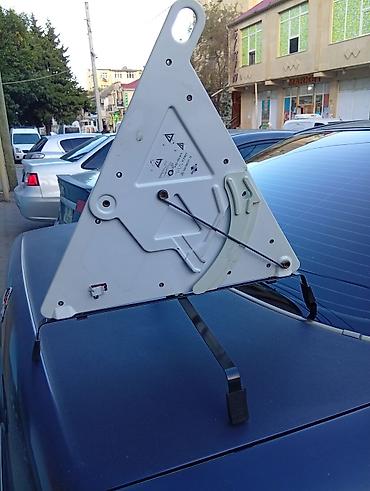 pultlu masin 07: Mercedes W210 üçün baqajda olan qəza nişanı. Heç bir çat qırıq, cızıq — 2