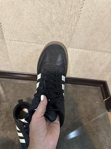 Krasofkalar və idman ayaqqabıları: İçi mexli Qara rəngli Adidas kişi/kadın idman ayaqqabısı – yüksəkboğaz — 6