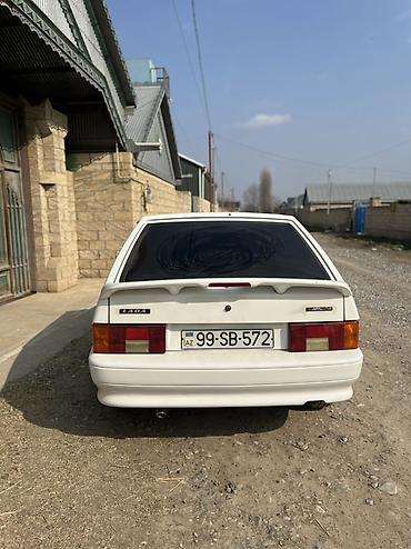 VAZ (LADA): LADA Samara (hatchback), ağ rəng. Xüsusiyyətlər: - Kuzov: 5 qapılı — 1