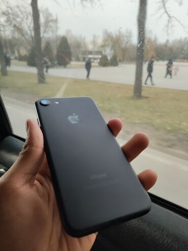 Apple iPhone: IPhone 7, Б/у, 32 ГБ, Черный, 78 % — 1
