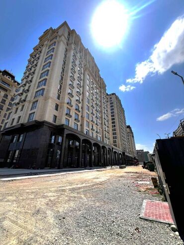 аренда офисов в бизнес центре: Продаю Офис 162 м², Без ремонта, Без мебели, Многоэтажное здание, 1 этаж