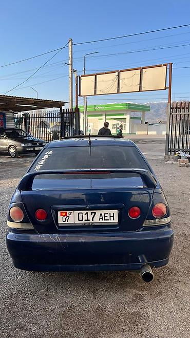 Lexus: Lexus IS: 2001 г., 2 л, Седан — 4