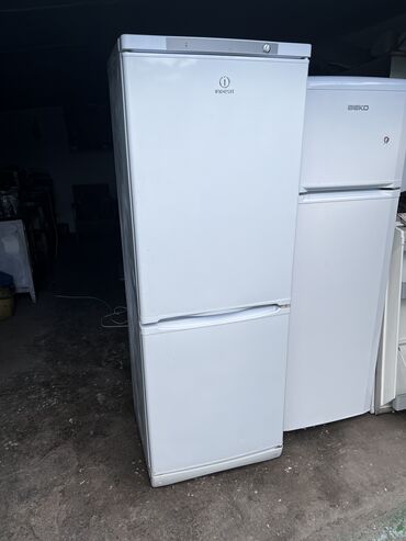 мотор холодилника: Холодильник Indesit, Б/у, Двухкамерный