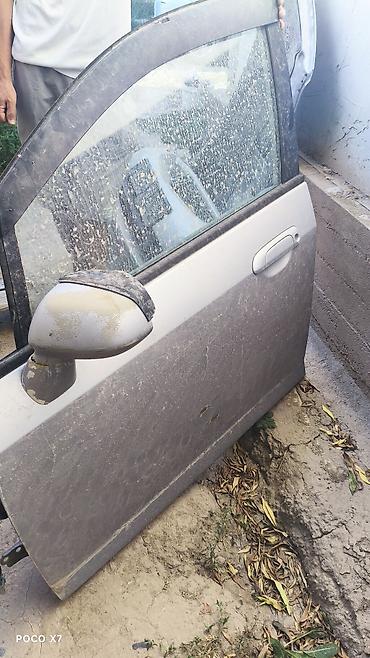 124 обшивка: Айбавтозапчасти от одного автомобиля: - Пара передних дверей в сборе — 4