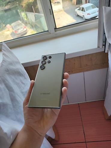 xeon 1680 v4: Samsung Galaxy S23 Ultra, зелёный На экране видны трещины на работу не — 4
