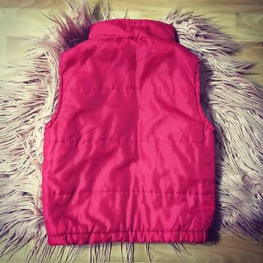kurtka qiymətləri: Yash:3-8 Eni:76 Uzunluq:45
Material:100%polyster
Qiymet:12AzN — 5