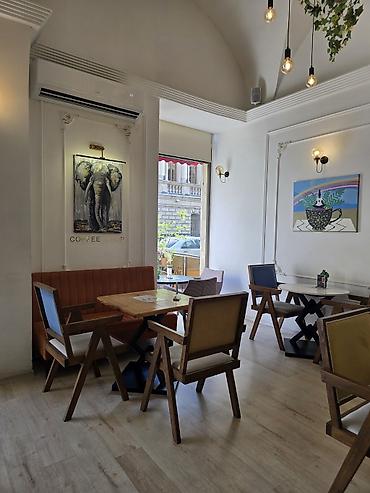 restoran stullari: Oturacaq - 12 ədəd (Şam ağacından hazırlanıb) Kreslo 4 ədəd Masa - 9 — 4