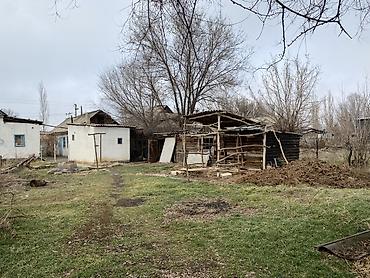 Продажа коттеджей и домов: Продаётся жилой дом с приусадебным участком. Основные особенности: - — 9