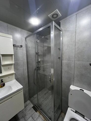 Uzunmüddətli kirayə mənzillər: Əhmədlidə Neapol dairəsində, Neapol şadlıq sarayının arxasında 9 — 15