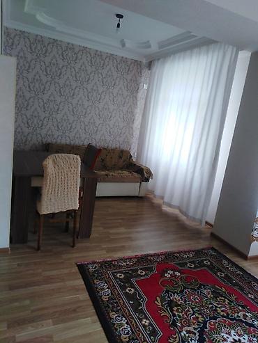 mingecevirde satilan evler: 2 otaqlı mənzil – tam təchizatlı - Geniş zal: kristal çilçıraq — 2