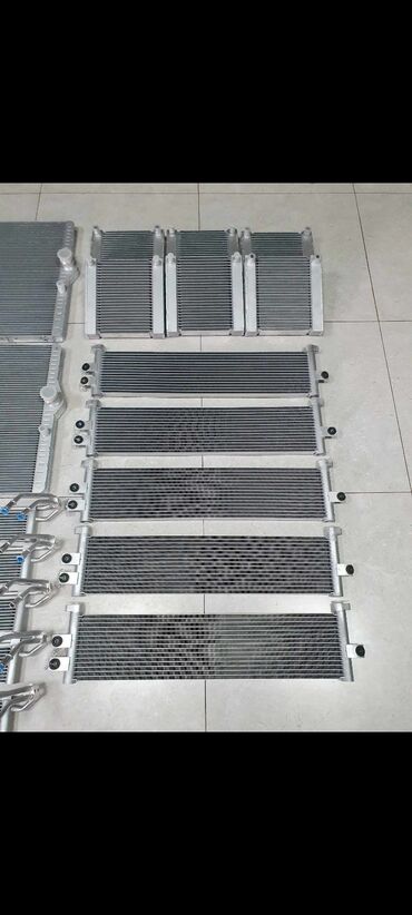 Yağ radiatorları: Bmw m3 m4 radiator
2015 -2017
Original və yenidir. 
whatssap var