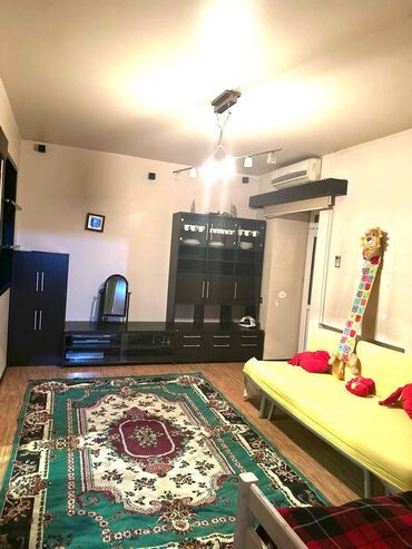 Uzunmüddətli kirayə mənzillər: Mənzil kirayə verilir. Şəhərin mərkəzində Metro "İçərişəhər" — 11