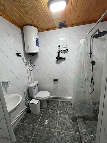 Долгосрочная аренда комнат: Гостивой дом Планировка и оснащение: - Просторная комната с тремя — 2