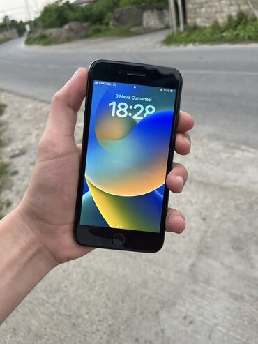 Apple iPhone: IPhone 8 Plus, 64 GB, Barmaq izi