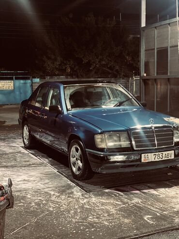 автомобиль mercedes: Mercedes-Benz 260: 1987 г., 2.6 л, Механика, Бензин, Седан