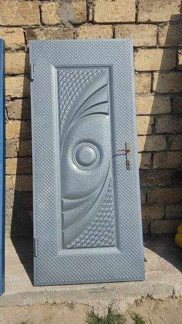Giriş qapıları: Yeni Giriş qapısı 90x205 sm Zamok və çərçivə ilə, Zəmanətli, Ödənişli quraşdırma, Ödənişli çatdırılma, Rayonlara çatdırılma — 3
