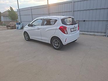sonata d8: Chevrolet Spark: 2017 г., 1 л, Автомат, Бензин, Хэтчбэк — 4