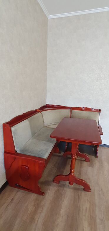 стол кухонный и 4 стула: Комплект стол и стулья Кухонный